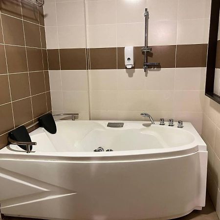 Homestay Melaka B Lagoon Studio Apartment Free Waterpark Tickets Kampong Bukit Beruang Exterior photo